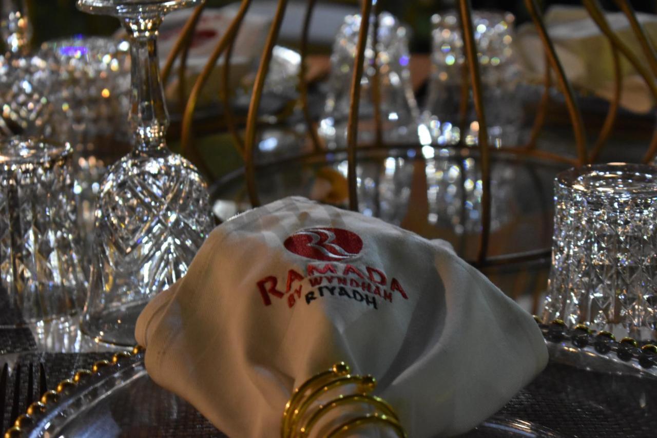 Ramada Riyadh Hotel Exterior foto