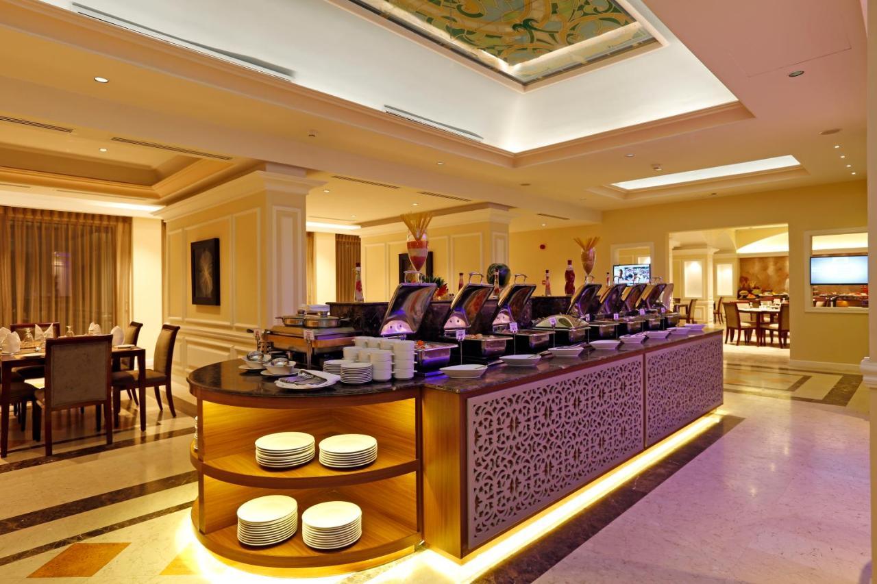 Ramada Riyadh Hotel Exterior foto