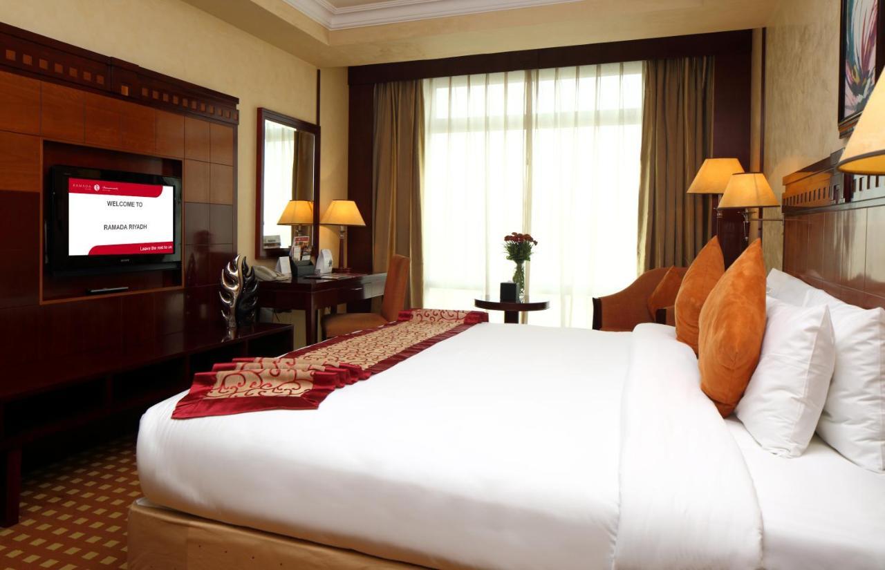 Ramada Riyadh Hotel Exterior foto