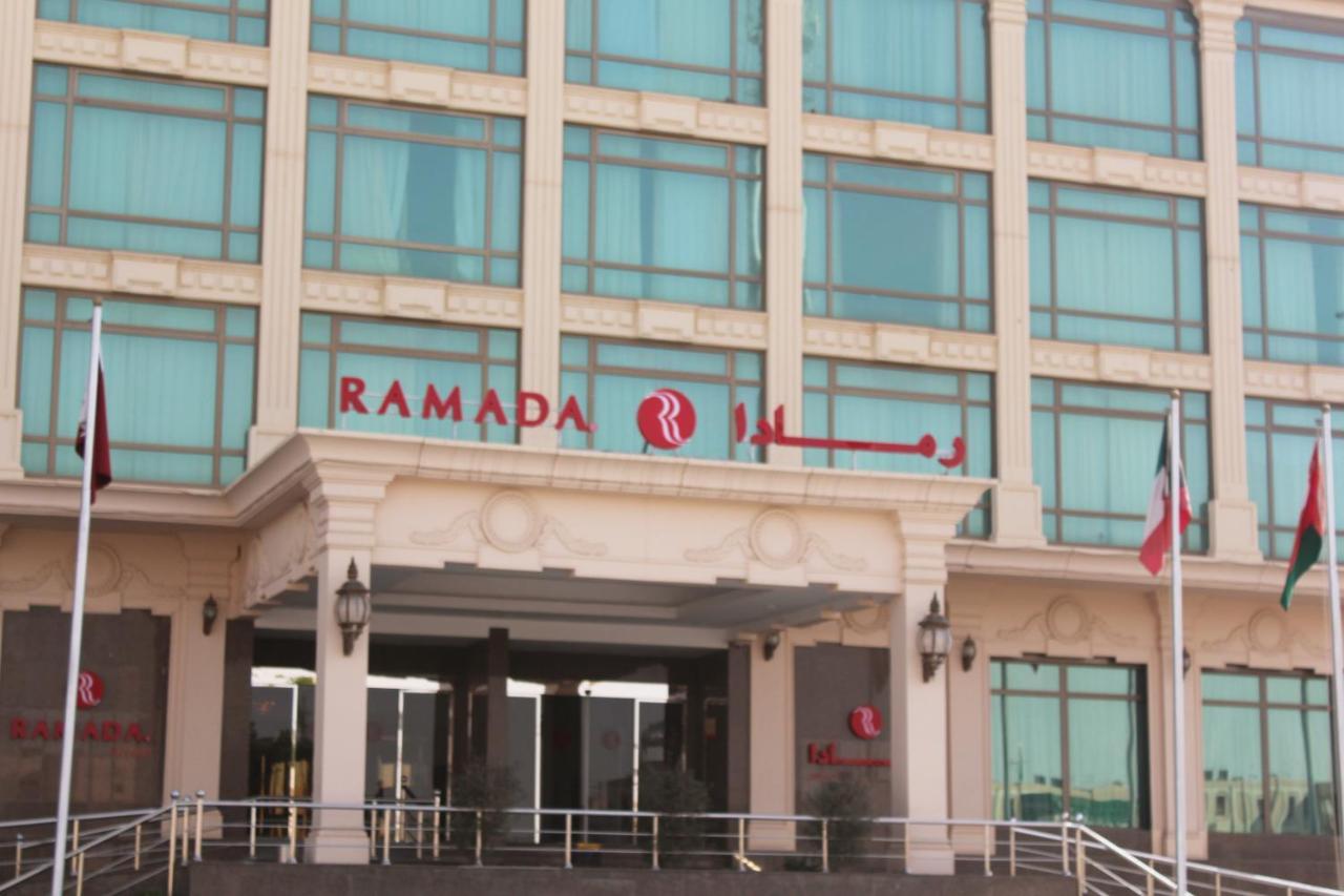 Ramada Riyadh Hotel Exterior foto