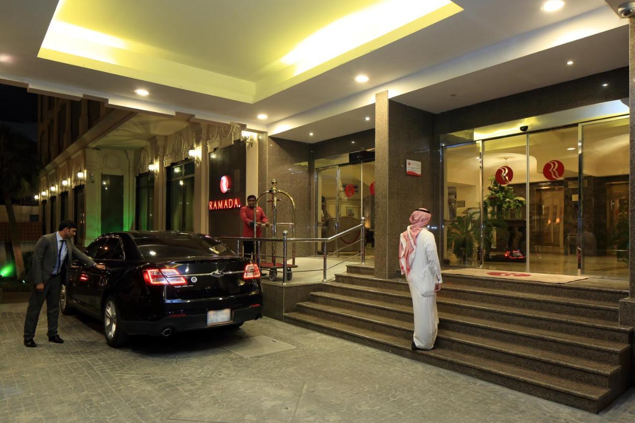 Ramada Riyadh Hotel Exterior foto