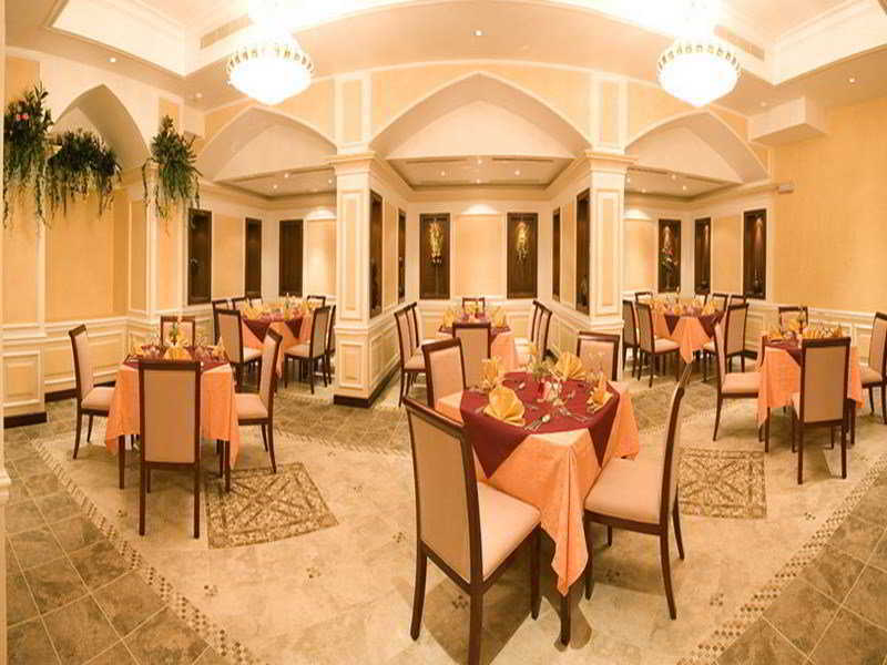 Ramada Riyadh Hotel Restaurante foto