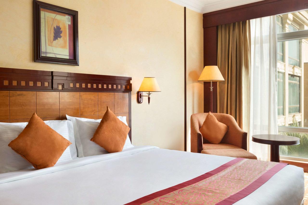 Ramada Riyadh Hotel Exterior foto